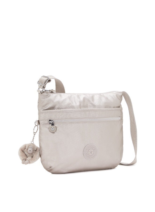 كيبلينغ حقيبة كتف أرتو تُحمل عبر الجسم بلمسة معدنية لامعة - Image 2